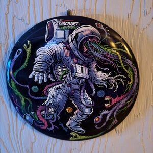 Discraft Buzzz Astronaut Graphic Disc Golf Putter - Black with Multicolor Art